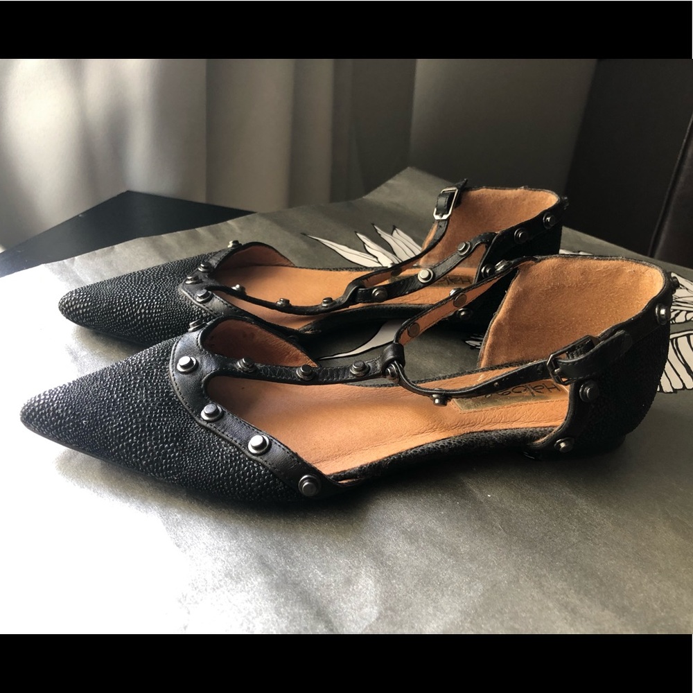 Halogen Flats